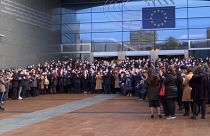Schweigeminute für Sassoli: Trauer vor dem EU-Parlament