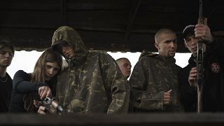 Freiwillige werden in Kiew in die Waffennutzung eingewiesen (Aufnahme aus dem Mai 2021)