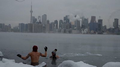 Minus 20 Grad, kein Problem: morgendliches Bad in Toronto