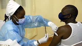 Covid-19 : des Rwandais passent en RDC pour "fuir le vaccin"