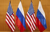 ABD ve Rusya bayrakları