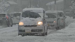 Heftiger Schneefall in Teilen Japans behinderte auch den Straßenverkehr