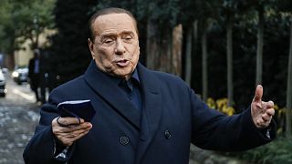 A volt olasz miniszterelnök, a Forza Italia párt vezetője nyilatkozik Rómában