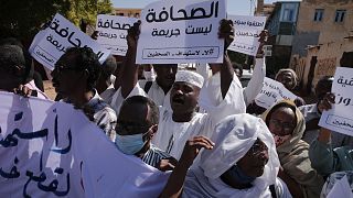 صورة أرشيفية من مظاهرة ضد تقييد عمل الصحافة في السودان