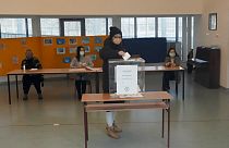 Sérvia aprova reformas constitucionais em referendo
