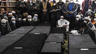 Funeral en el centro Cultural Islámico del Bronx por las 17 víctimas del incendio de un edificio. Nueva York, 16/1/2022