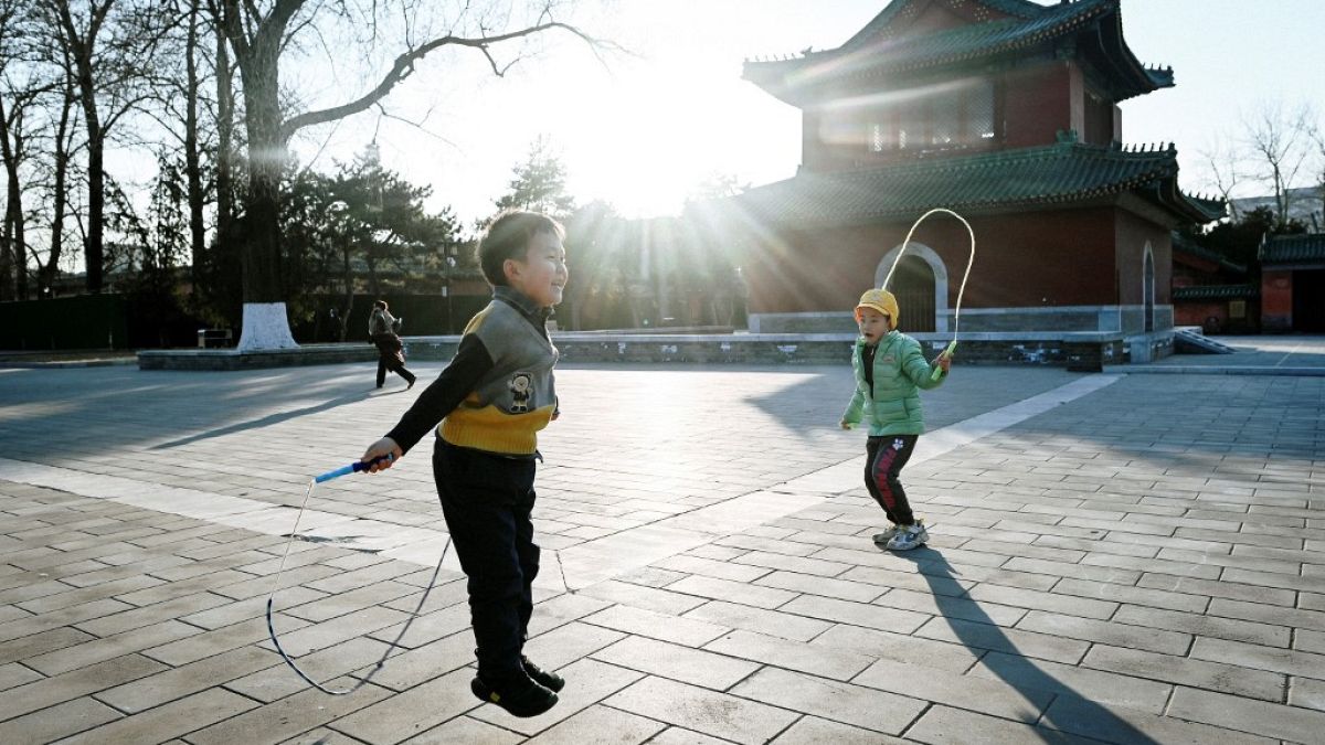 Çin'de doğum oranları / çocuk nüfusu azalıyor