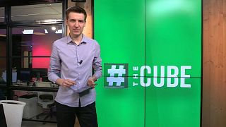 Matthew Holroyd presenta la información para The Cube