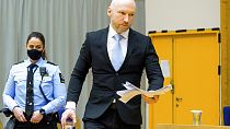 Anders Breivik a adressé un salut nazi lors de sa procédure judiciaire.