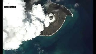 La magnitud del desastre en Tonga tras la erupción vista por satélite, el país sigue incomunicado