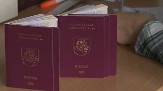 В литовских паспортах теперь можно будет писать иностранные фамилии, но без иностранной диакритики