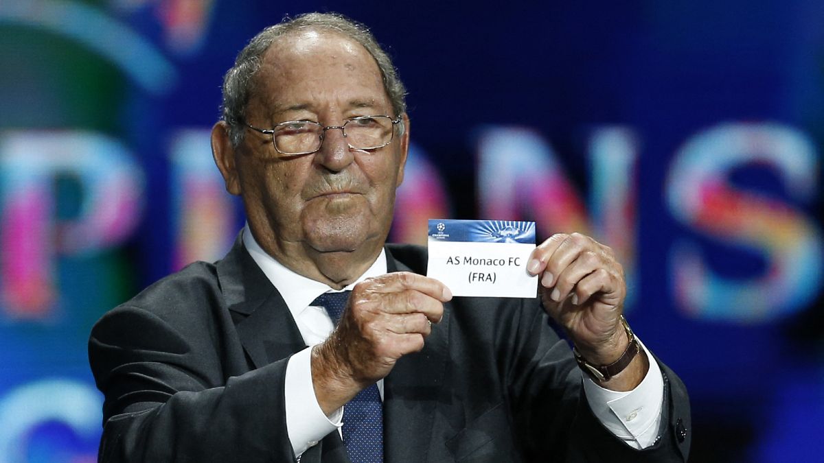 Spain's former player Francisco Gento presents the name AS Monaco FC, during the draw for the 2014/2015 European Champions League group stages, on August 28, 2014.