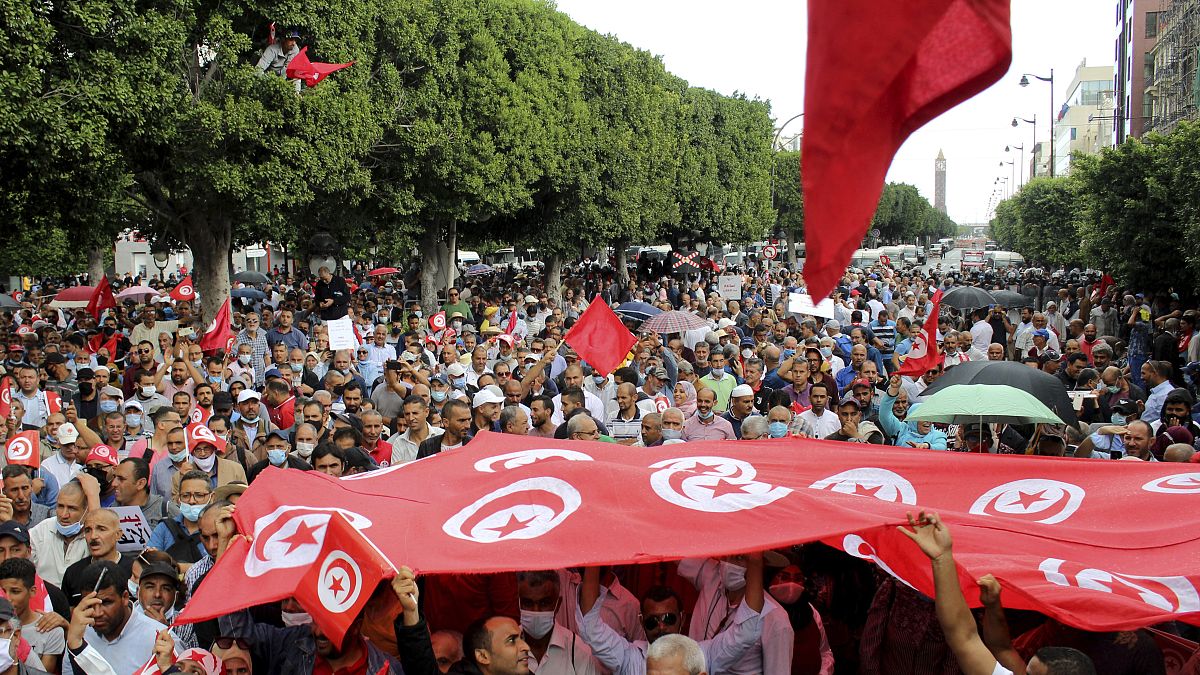 مظاهرات مناهضة لقرارات الرئيس التونسي قيس سعيد