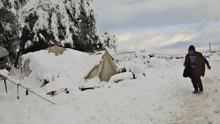 Syrien: Flüchtlingszelte brechen unter Schneemassen zusammen