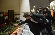 Возложение цветов на месте убийства Станислава Маркелова и Анастасии Бабуровой в Москве 19 января 2022.