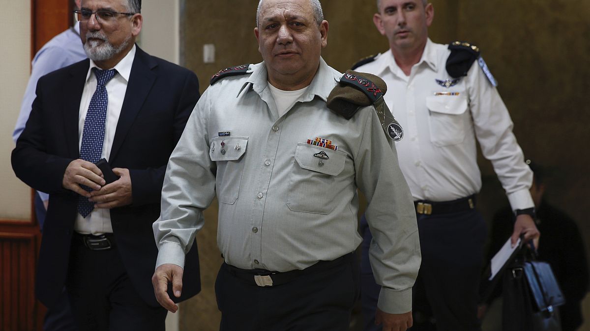 رئيس هيئة الأركان في الجيش الإسرائيلي غادي آيزنكوت خلال وصوله لجلسة الحكومة. 13/01/2019