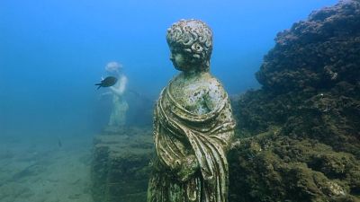 شاهد: مدينة مغمورة تحت البحر في إيطاليا تكشف عن فسيفساء رومانية قديمة