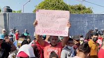 Ein Demonstrant im Süden Mexikos verleiht seiner Forderung Nachdruck  