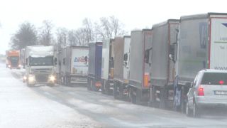 Snowstorms bring traffic to a standstill between Poland and the Baltic states 