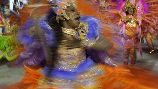 Rio de Janeiro und Sao Paulo: Glitzernde Karnevalsparade auf April verschoben