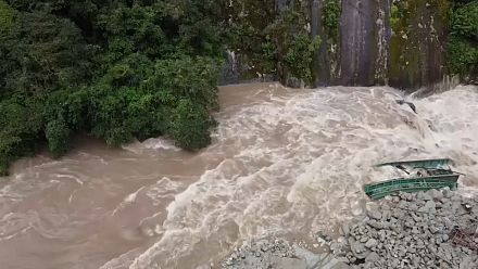 Tourists in Machu Picchu evacuate flooded town
