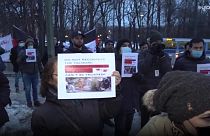 Tüntetés Oslóban a tálib küldöttség fogadása ellen