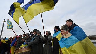 Живая цепь на Днепре в День единства Украины