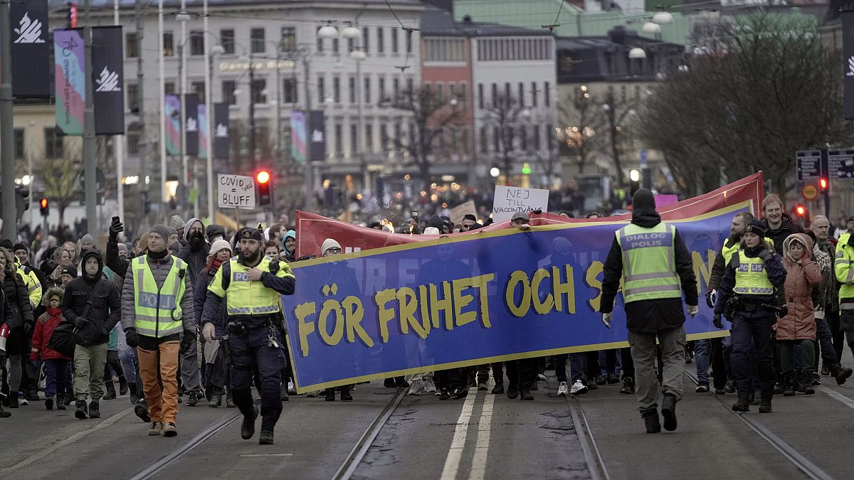 Акция протеста против санитарных ограничений в Гётеборге, Швеция