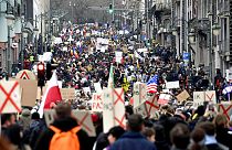 Διαδηλώσεις σε όλη την Ευρώπη ενάντια στα μέτρα και τα πιστοποιητικά Covid