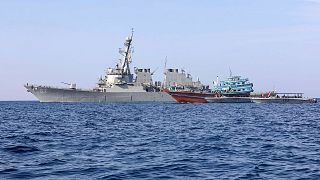 ناوشکن یو‌اس‌اس کول آمریکا در خلیج عمان
