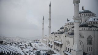 عاصفة ثلجية عنيفة تجتاح تركيا