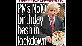 I giornali ci sguazzano sulla...torta di Boris Johnson.