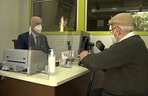 "Öreg vagyok, nem hülye" - kampány az idősek bankolásáért