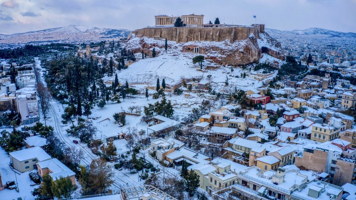 العاصمة اليونانية أثينا مغطاة بالثلوج، 24 يناير 2022