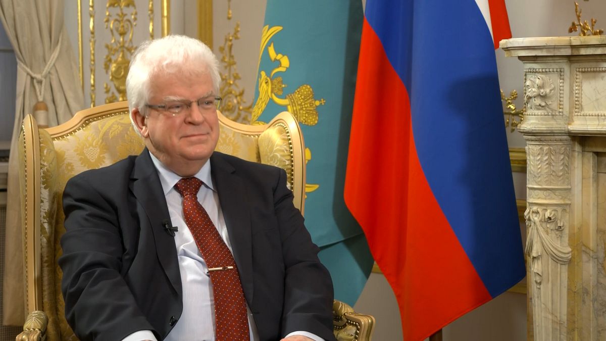 Embaixador russo garante à Euronews: "Não há planos para invadir nenhum país"