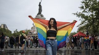 رژه دگرباشان در پاریس