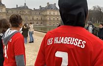Las futbolistas que quieren competir con el hiyab en Francia contra las normas de la federación 