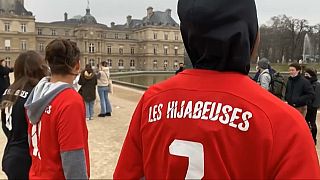 Fußballwettkämpfe mit Kopftuch - französische Spielerinnen wollen sich gegen Verband durchsetzen