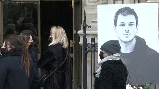 Retrato de Gaspard Ulliel a la entrada de la iglesia de Saint Eustache, París, Francia, 27/1/2022