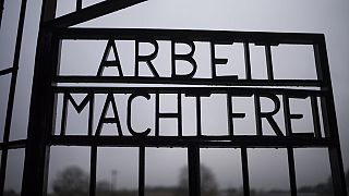 A holokauszt túlélői beszéltek az auschwitzi haláltáborban rendezett megemlékezésen