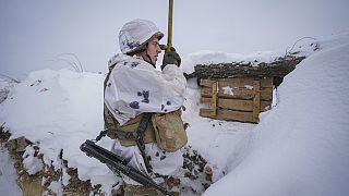 Ukrán katona az orosz határon