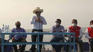 El presidente de Perú Pedro Castillo da un discurso frente a los pescadores, 24/1/2022, Lima, Perú