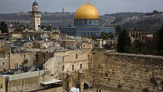 منظر للحائط الغربي وقبة الصخرة، وهما من أقدس المواقع لليهود والمسلمين، في البلدة القديمة بالقدس، الأربعاء 6 ديسمبر 2017.
