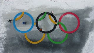Anéis olímpicos de gelo para inspirar os atletas nos jogos de Pequim