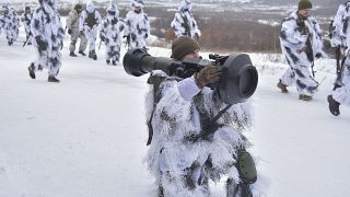 جنود أوكرانيون يتدربون استعدادا لأي هجوم روسي