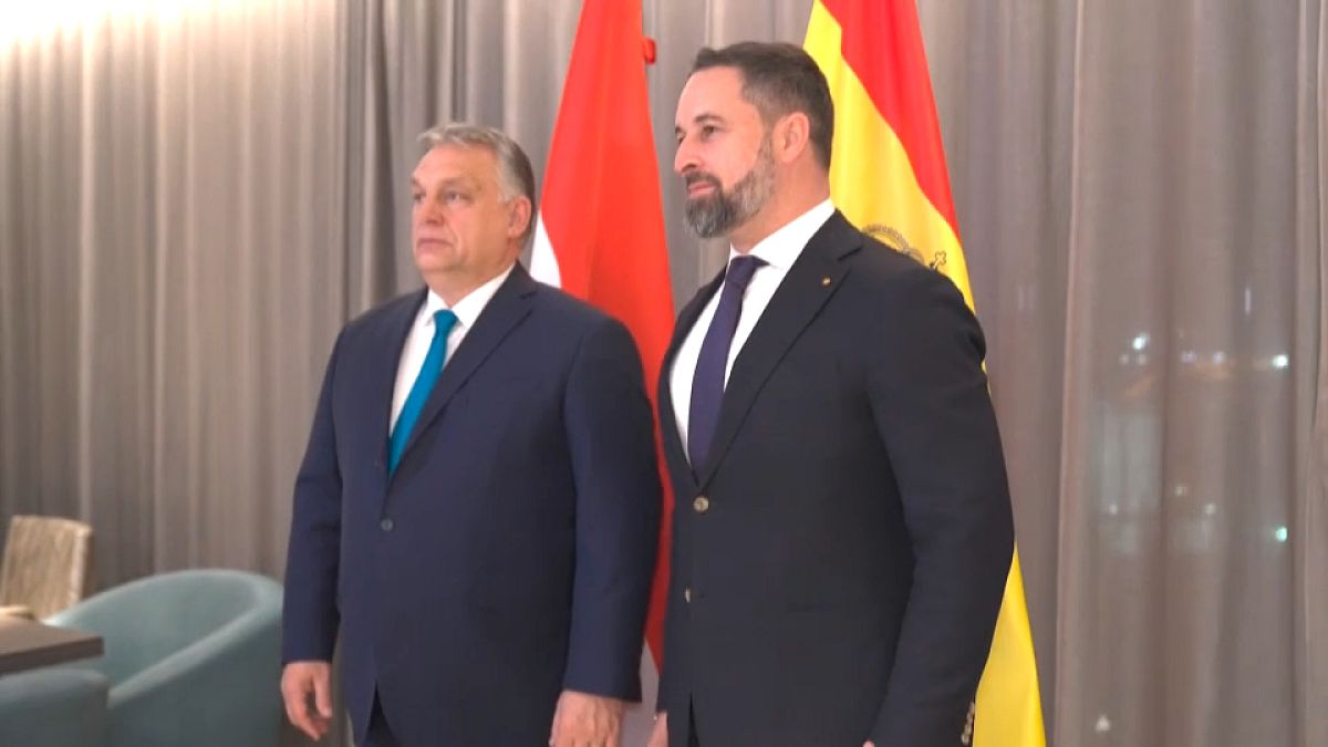Der ungarische Regierungschef Victor Orban und der Vorsitzende der spanischen Vox Santiago Abascal Conde 