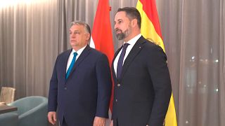 Der ungarische Regierungschef Victor Orban und der Vorsitzende der spanischen Vox Santiago Abascal Conde