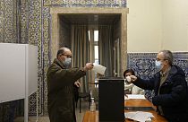 Un bureau de vote à Lisbonne, au Portugal, le 30 janvier 2022