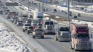 Tiltakozó kamionosok az Ottawa melletti autópályán