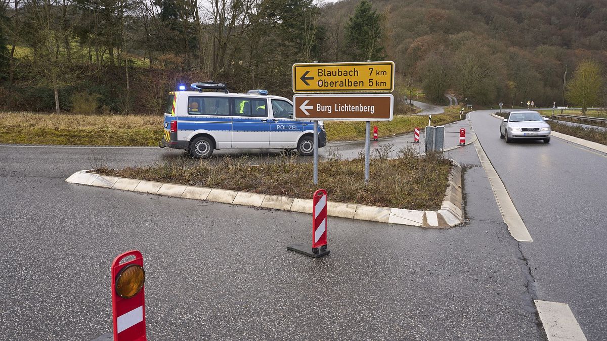 Die Polizei in Rheinland-Pfalz fahndet nach den Tätern.
